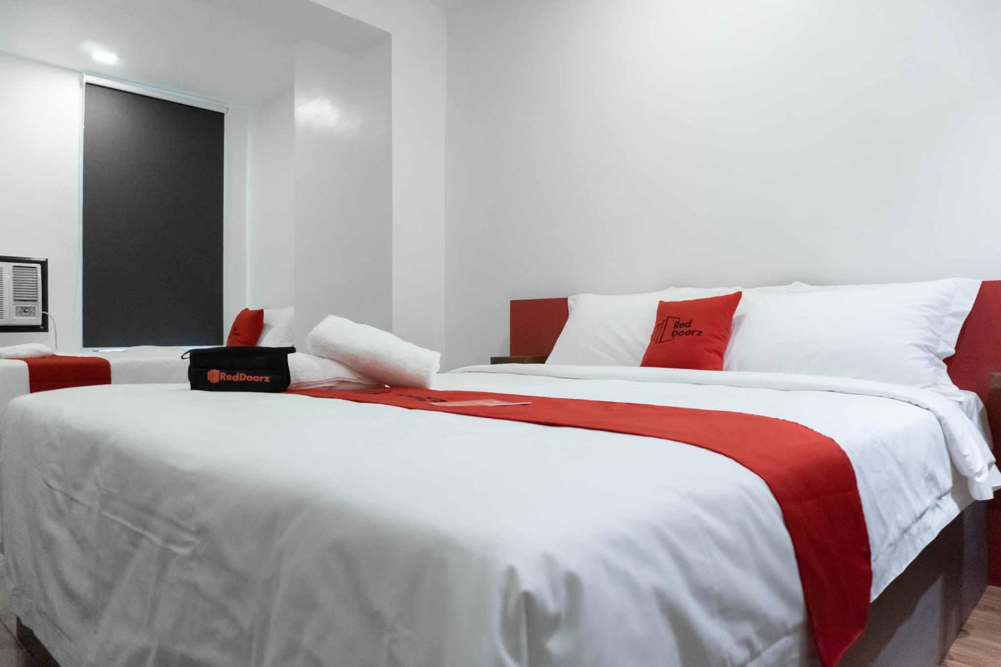 Reddoorz Plus At Mm Hotel Las Pinas Former Reddoorz Plus Near Bamboo Organ Exterior foto