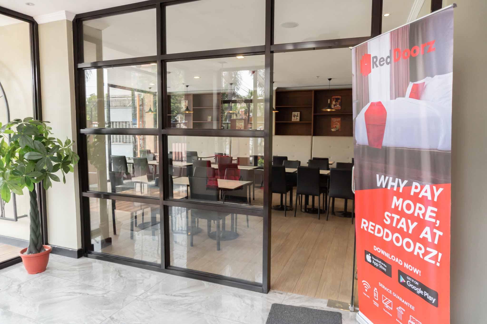 Reddoorz Plus At Mm Hotel Las Pinas Former Reddoorz Plus Near Bamboo Organ Exterior foto
