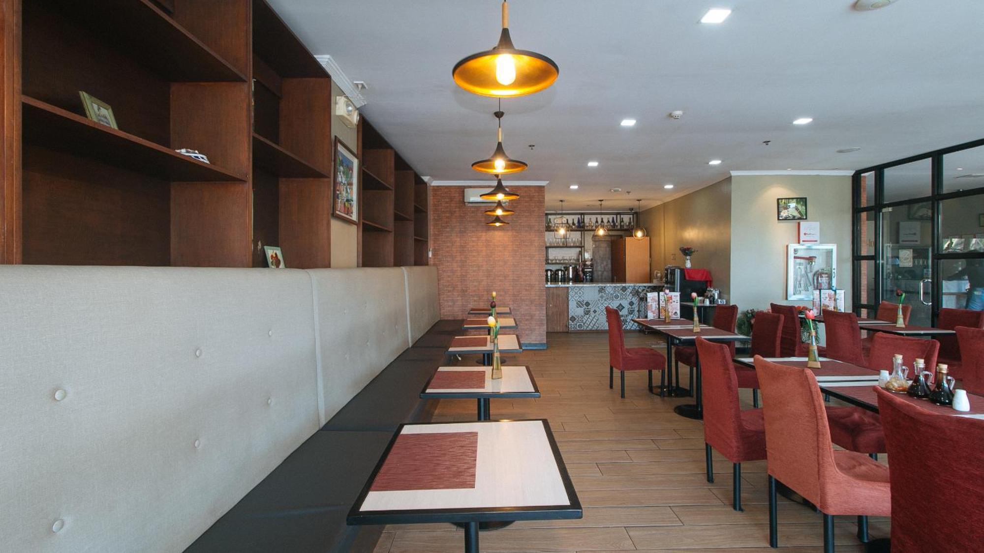 Reddoorz Plus At Mm Hotel Las Pinas Former Reddoorz Plus Near Bamboo Organ Exterior foto