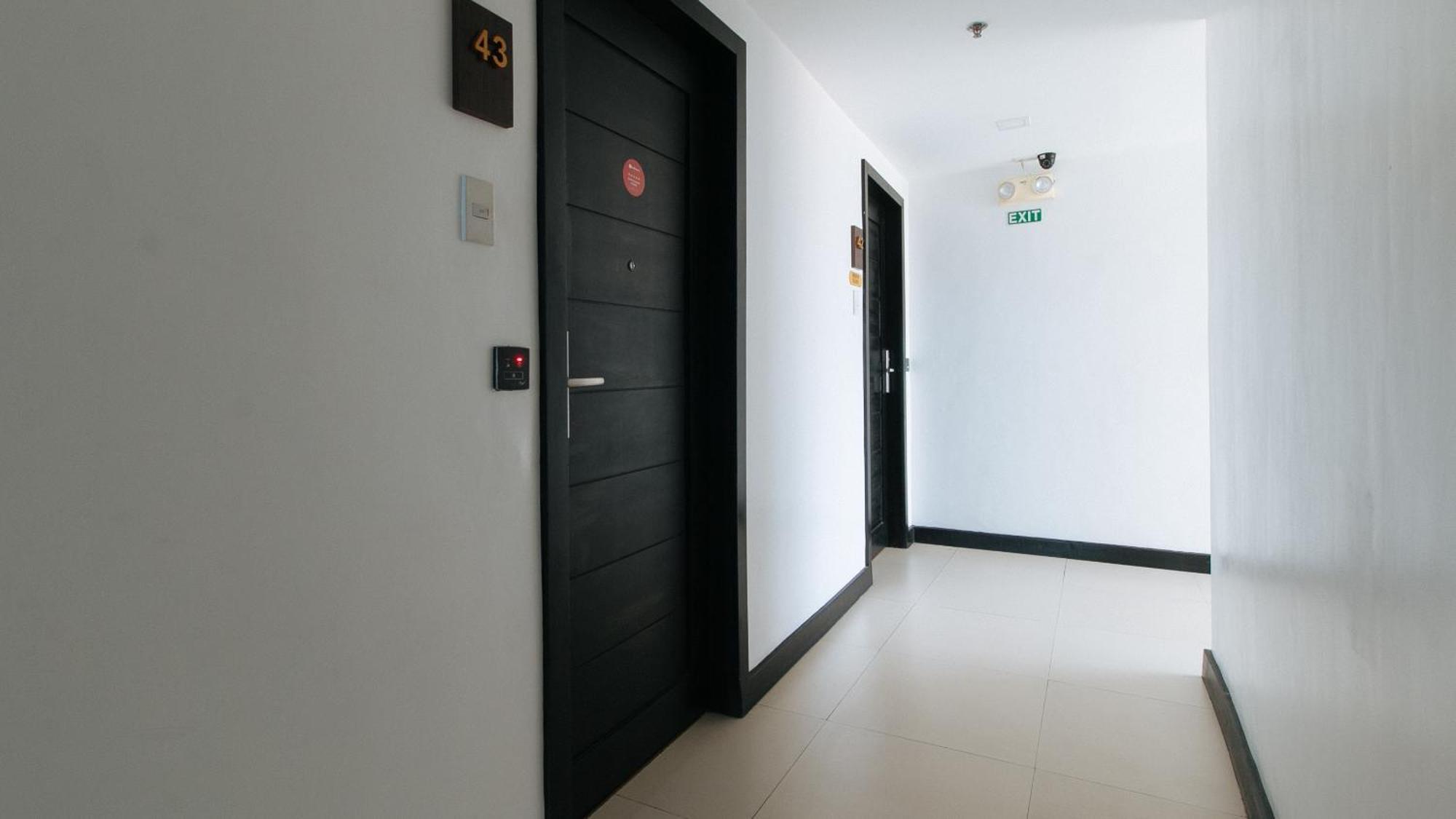 Reddoorz Plus At Mm Hotel Las Pinas Former Reddoorz Plus Near Bamboo Organ Exterior foto