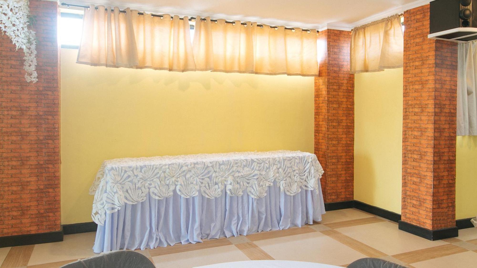 Reddoorz Plus At Mm Hotel Las Pinas Former Reddoorz Plus Near Bamboo Organ Exterior foto