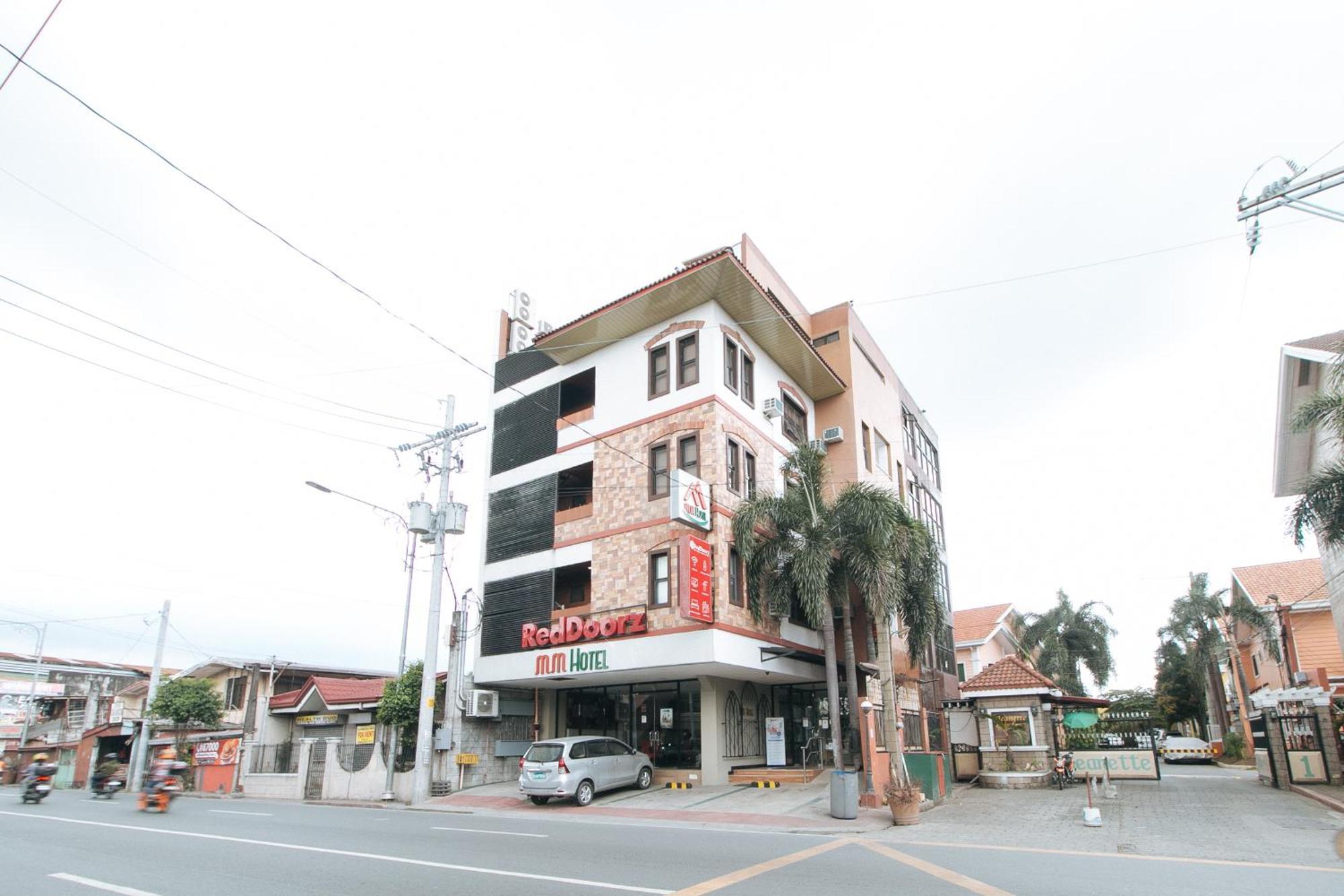 Reddoorz Plus At Mm Hotel Las Pinas Former Reddoorz Plus Near Bamboo Organ Exterior foto